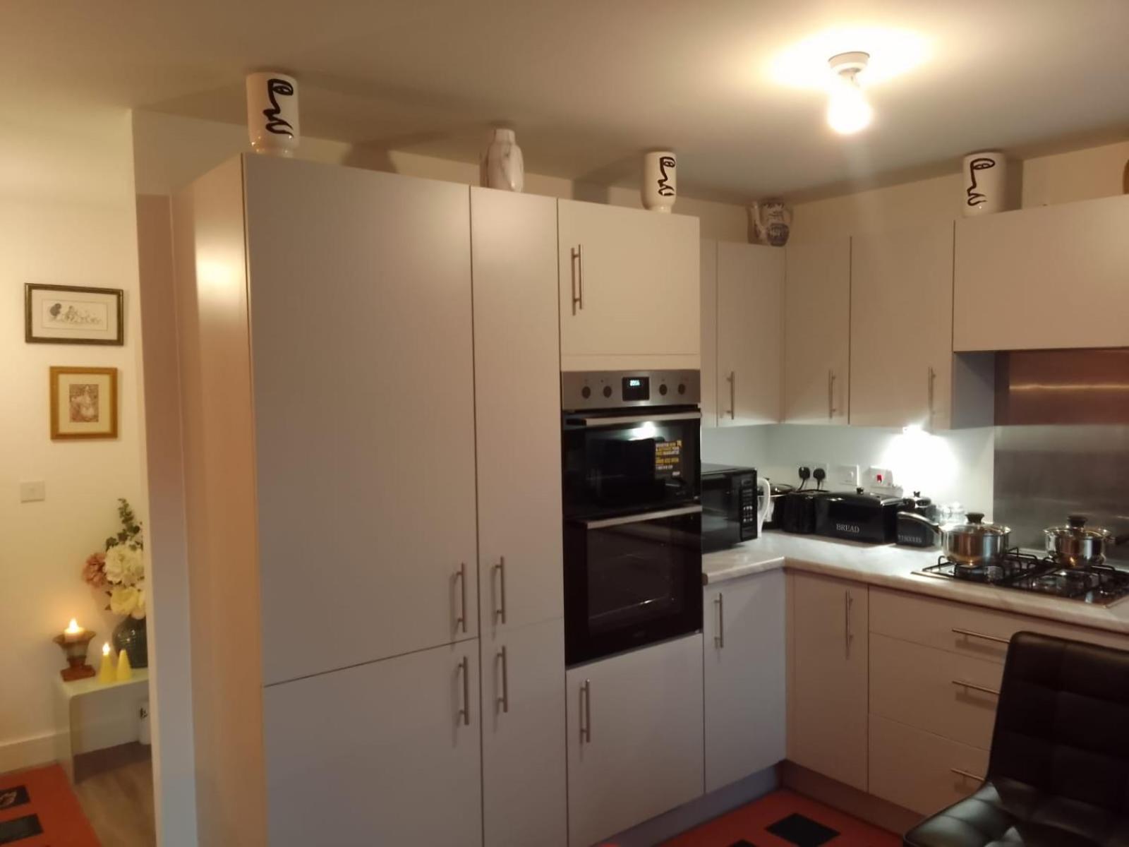 Cosy Stay In Walsall By Ideal Home Bloxwich Eksteriør billede