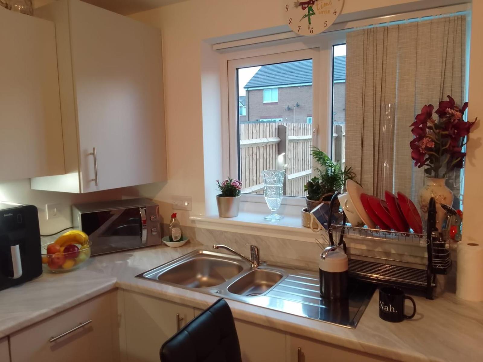 Cosy Stay In Walsall By Ideal Home Bloxwich Eksteriør billede