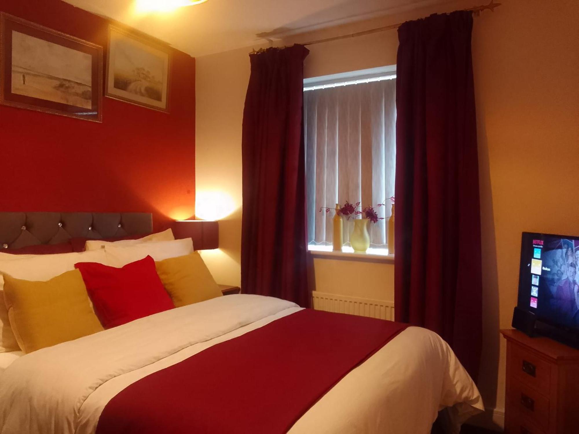 Cosy Stay In Walsall By Ideal Home Bloxwich Eksteriør billede