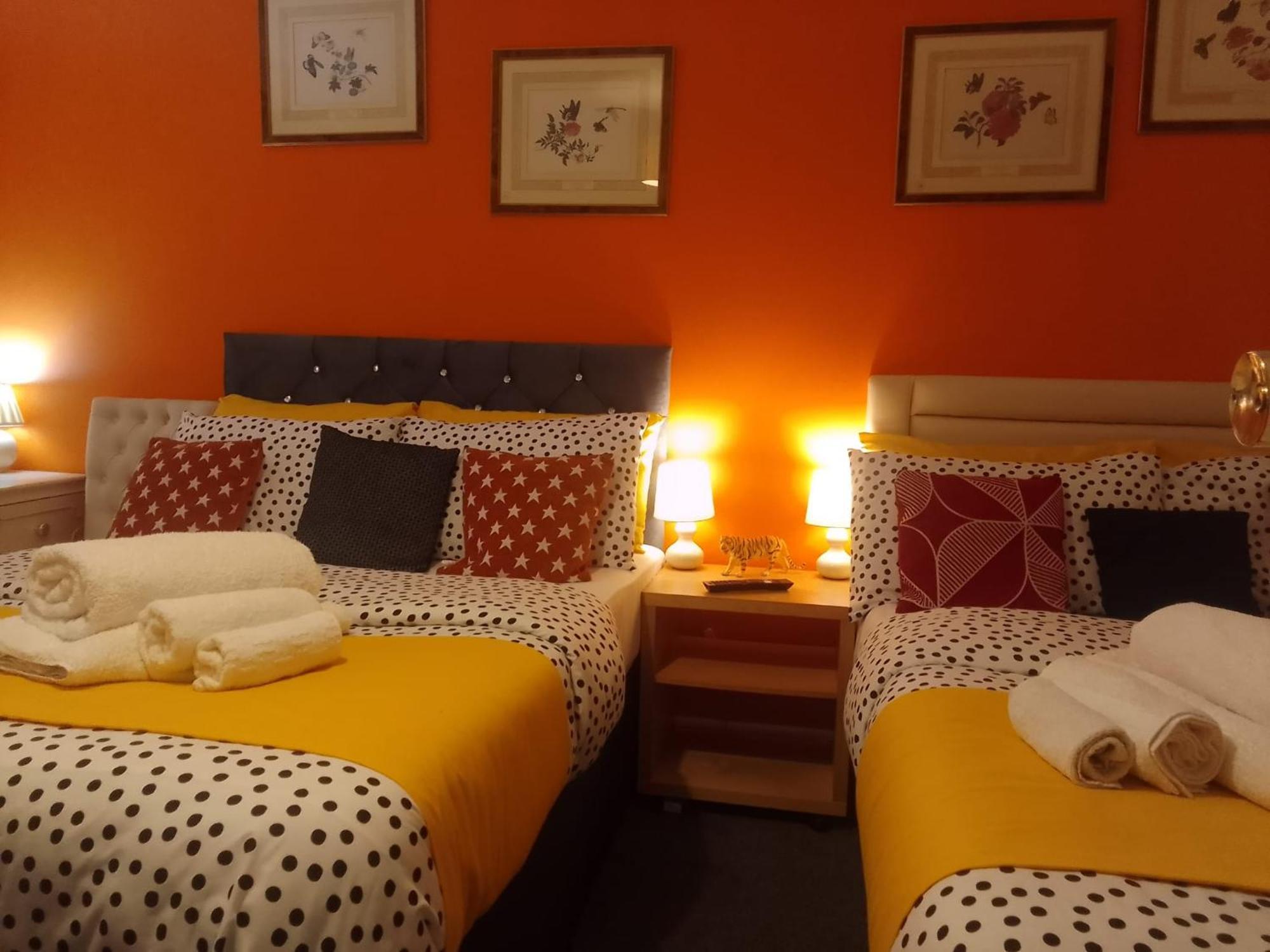 Cosy Stay In Walsall By Ideal Home Bloxwich Eksteriør billede