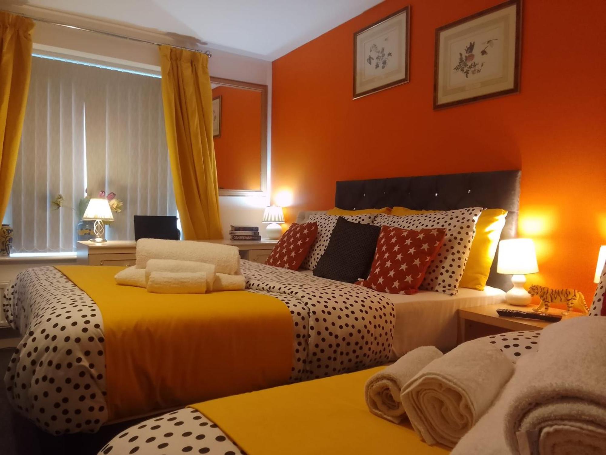 Cosy Stay In Walsall By Ideal Home Bloxwich Eksteriør billede