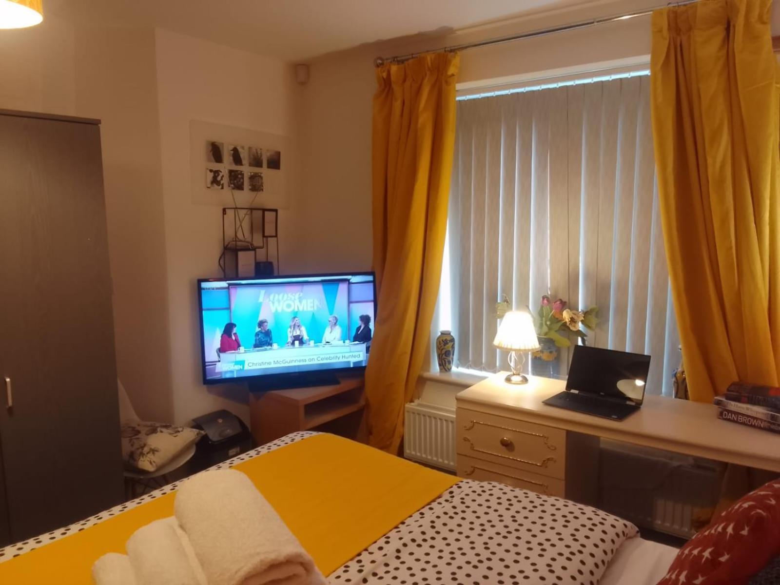 Cosy Stay In Walsall By Ideal Home Bloxwich Eksteriør billede