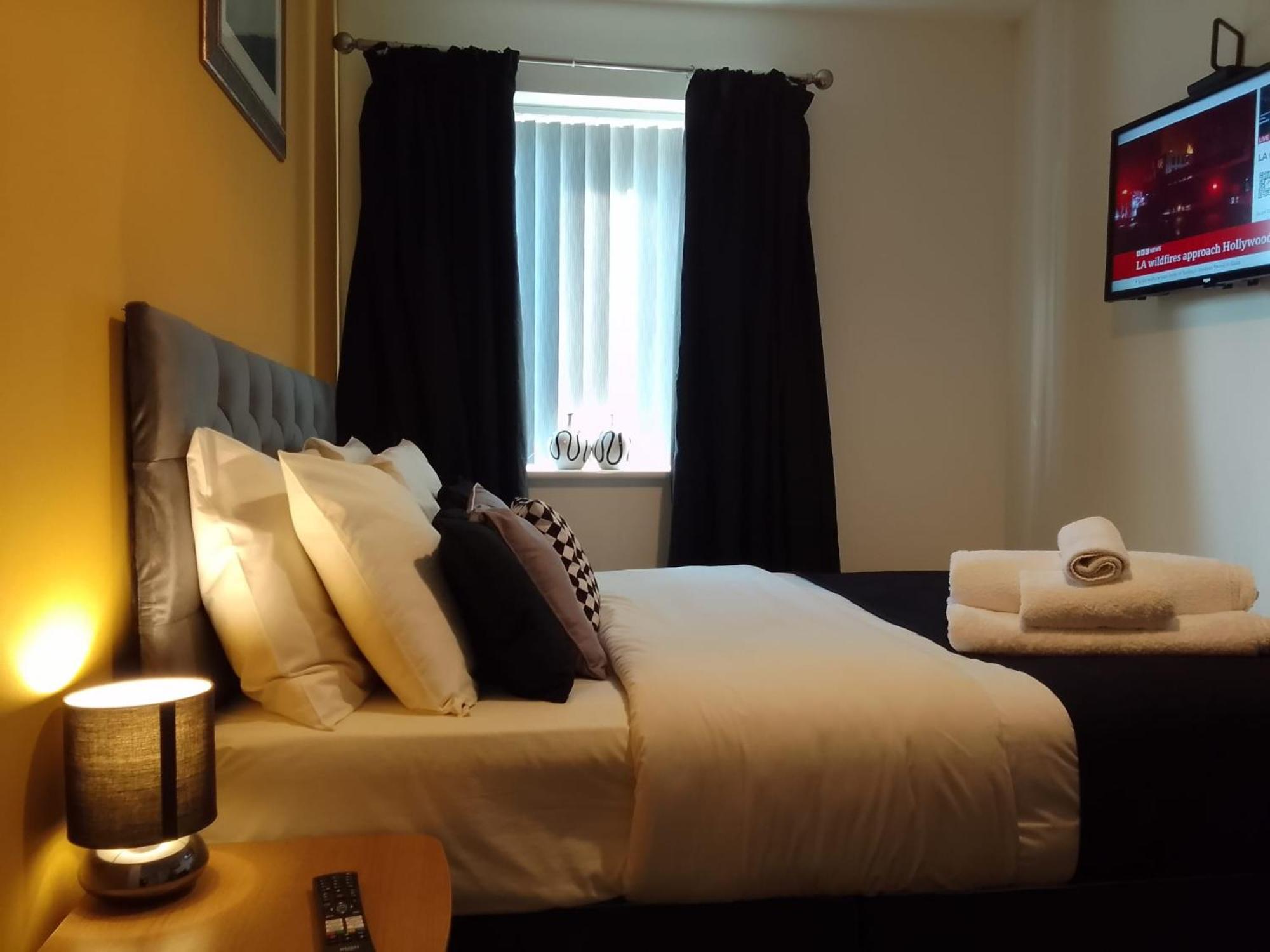 Cosy Stay In Walsall By Ideal Home Bloxwich Eksteriør billede