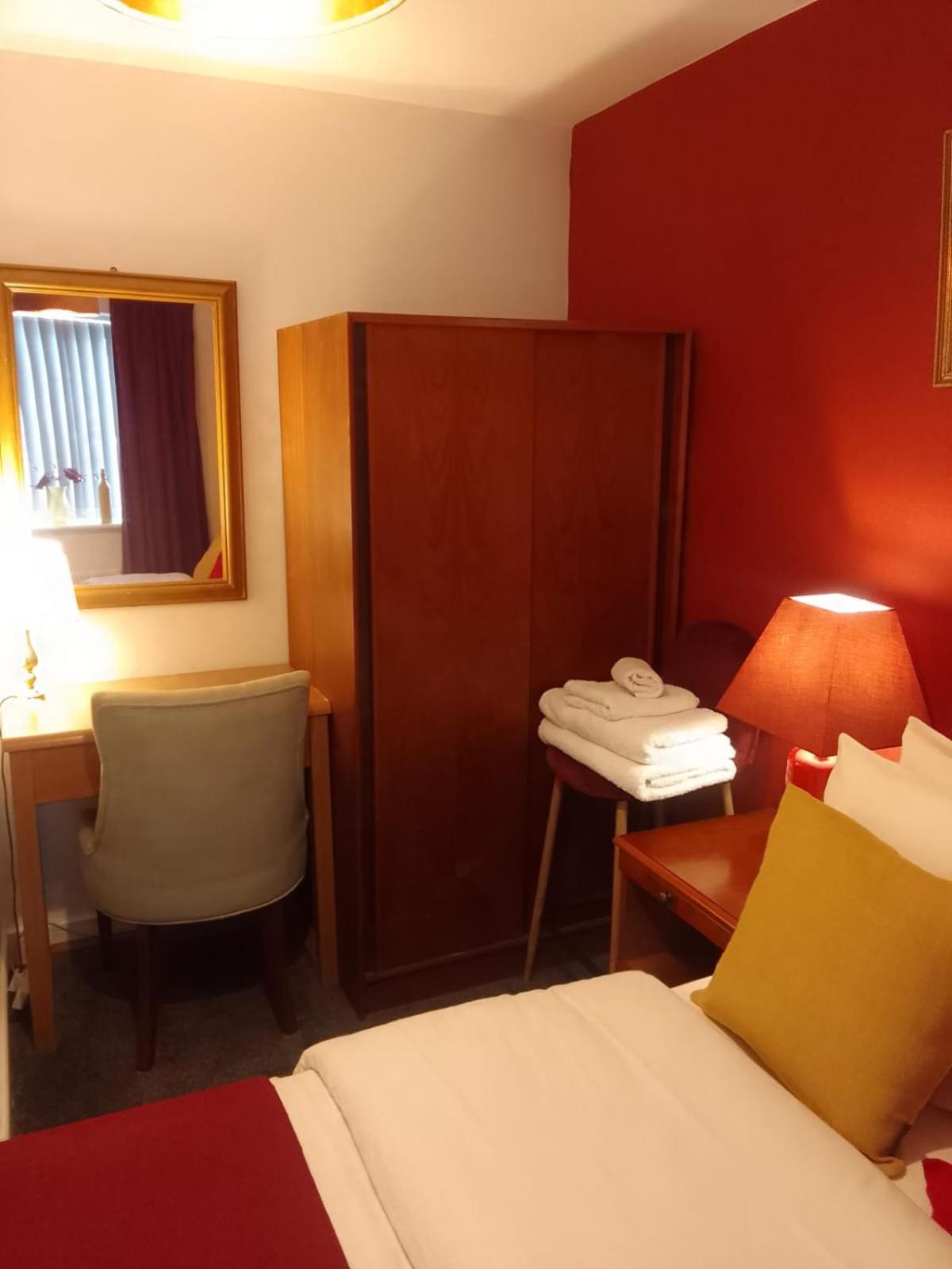 Cosy Stay In Walsall By Ideal Home Bloxwich Eksteriør billede